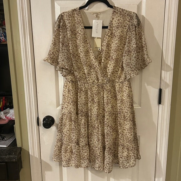 JODIFL Dresses & Skirts - JODIFL Leopard Print V-Neck Ruffle Dress NWT